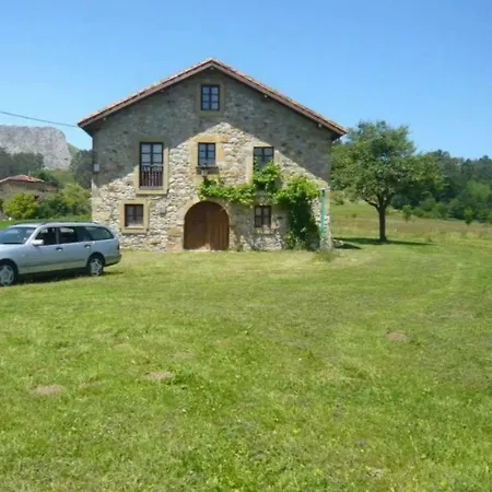 Holiday home Bonita Casa Rural En El Valle De Liendo